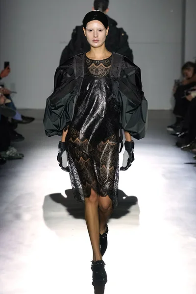 Look 24
